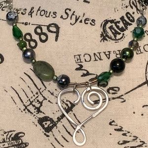 💚 beaded necklace with heart by an artist 💚